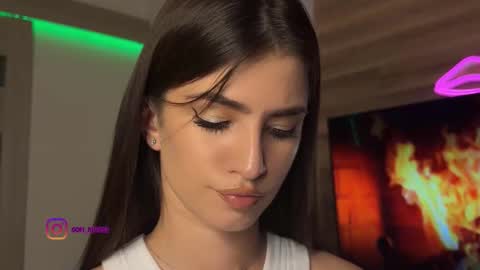 Snapshot of angelmi171 chatting on September 9, 6:19 pm angelmi171 online show from September 9, 6:19 pm