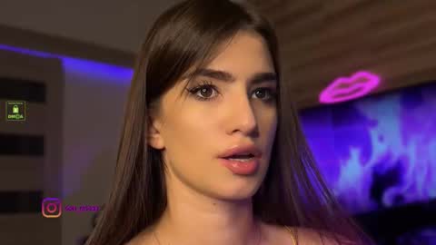 Snapshot of angelmi171 chatting on September 25, 6:48 pm angelmi171 online show from September 25, 6:48 pm