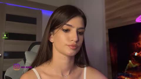 Snapshot of angelmi171 chatting on September 11, 7:48 pm angelmi171 online show from September 11, 7:48 pm