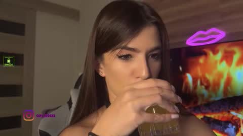 Snapshot of angelmi171 chatting on September 13, 8:22 pm angelmi171 online show from September 13, 8:22 pm