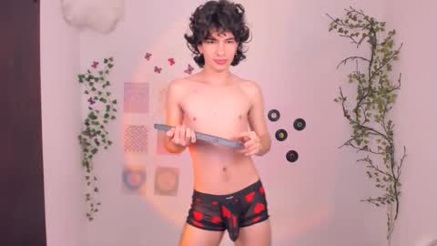 Snapshot of angelo_duarte chatting on September 18, 6:23 pm Angel online show from September 18, 6:23 pm