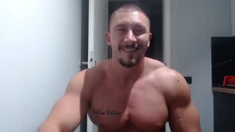 Snapshot of angelofit chatting on September 28, 5:22 pm ------- SEX SHOW WITH GUYS AND GIRLS MUSCLE SHOW online show from September 28, 5:22 pm