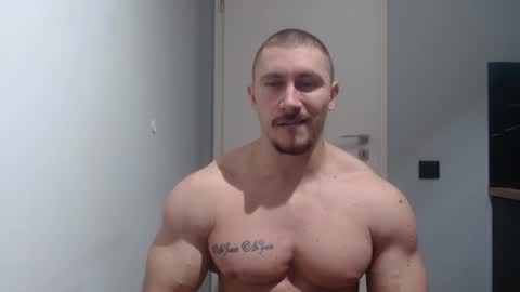 Snapshot of angelofit chatting on February 25, 6:01 pm ------- SEX SHOW WITH GUYS AND GIRLS MUSCLE SHOW online show from February 25, 6:01 pm
