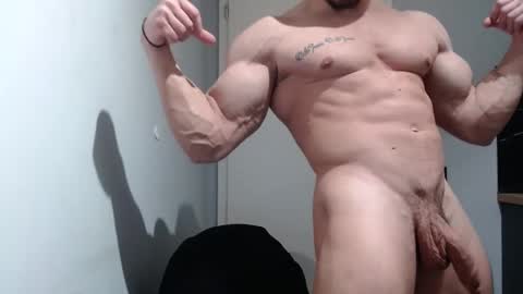 Snapshot of angelofit chatting on February 12, 7:02 pm ------- SEX SHOW WITH GUYS AND GIRLS MUSCLE SHOW online show from February 12, 7:02 pm