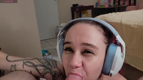 Snapshot of angels_fuck chatting on February 3, 1:41 am Chau Mist    online show from February 3, 1:41 am