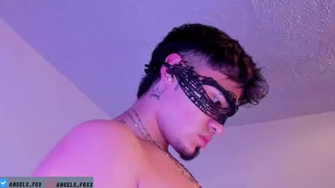 Angel Fox online show from October 30, 7:25 pm