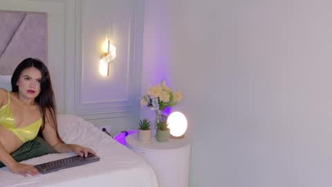 angely_perry online show from April 14, 4:05 am