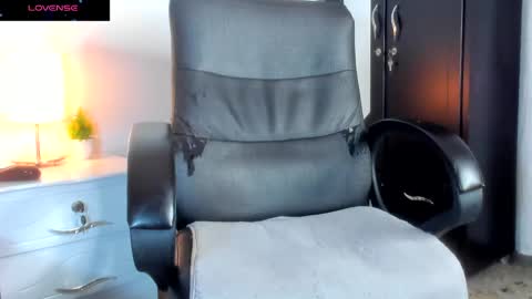 Angie online show from February 8, 3:53 pm