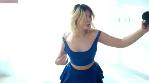 Snapshot of ania_mml chatting on October 17, 9:41 pm Ania online show from October 17, 9:41 pm