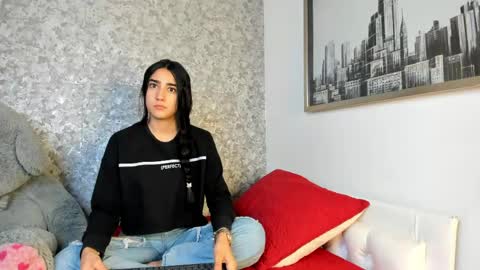 anika_h online show from April 11, 12:09 pm