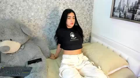 anika_h online show from February 6, 12:30 pm