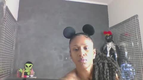 Hello My name is NaiaraPv is OPEN online show from May 20, 8:04 pm