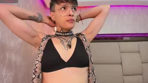 Anna online show from February 10, 1:01 pm