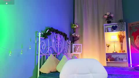 Violett online show from January 9, 4:28 pm