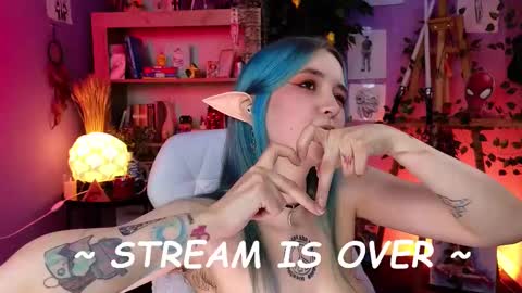 Violett online show from February 12, 8:07 pm