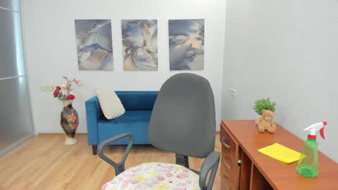 Anna Ditrih online show from June 2, 11:34 am