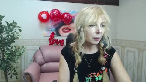 Anna Ditrih online show from February 12, 1:16 pm