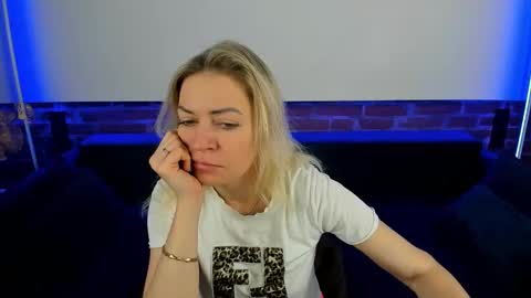 anna_snow9 online show from October 21, 5:34 am