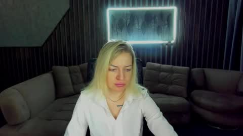 anna_snow9 online show from October 10, 5:57 am