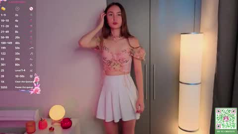 Snapshot of annamarie_foryou chatting on October 8, 6:41 am Holly Molly Im Polly online show from October 8, 6:41 am