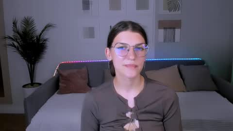 Im Anna online show from May 16, 10:36 am