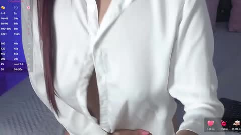 Anne  online show from February 5, 8:18 am