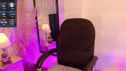   online show from March 25, 9:32 pm