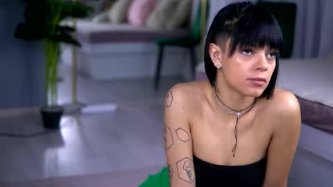 Anne online show from December 19, 5:25 am