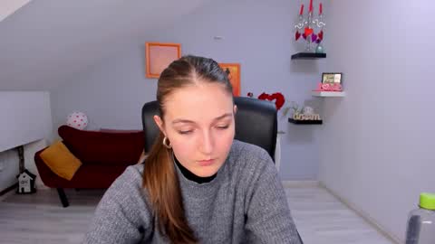 annewilsonn online show from February 11, 3:49 pm