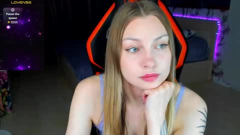 Annie online show from April 14, 2:20 pm