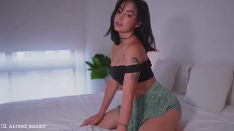 Annie    online show from February 28, 7:14 pm