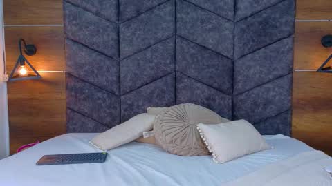 ANNIE online show from February 4, 11:47 am