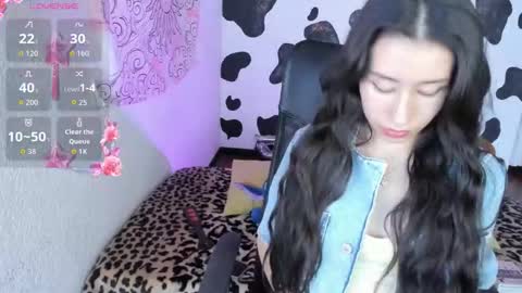 Annie  online show from November 26, 9:33 pm