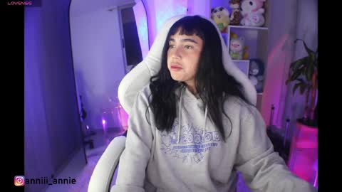 JEANNE no olvides seguirme dont forget follow me  uu online show from June 8, 1:28 am