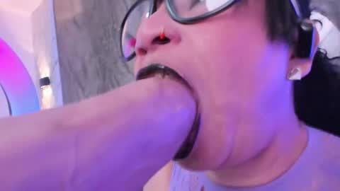 annie_wigg_ online show from November 7, 3:31 am