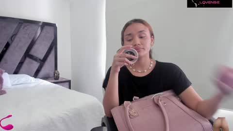 Annie and Stefan online show from May 21, 2:56 pm