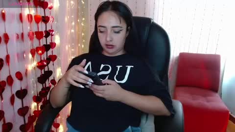 Snapshot of anniehh_ chatting on March 6, 6:48 pm Annie Independent model Hello all offline tokens are appreciated thank you for your support.33 online show from March 6, 6:48 pm