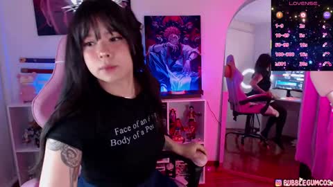 Snapshot of anniehikarii chatting on October 6, 7:53 pm Annie online show from October 6, 7:53 pm