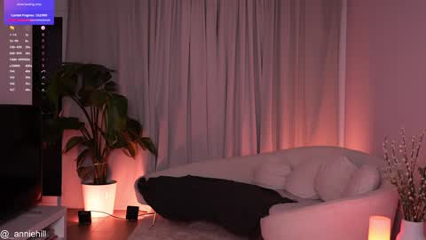 anniehillofficial_ online show from January 25, 11:11 pm