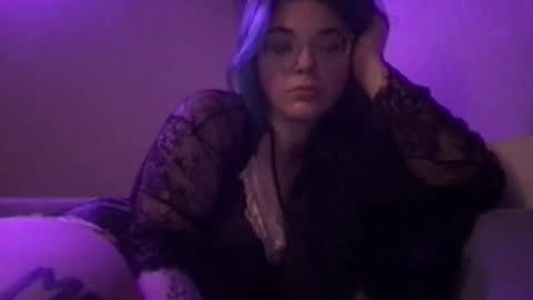 Darlingskiesxo online show from July 17, 8:27 am