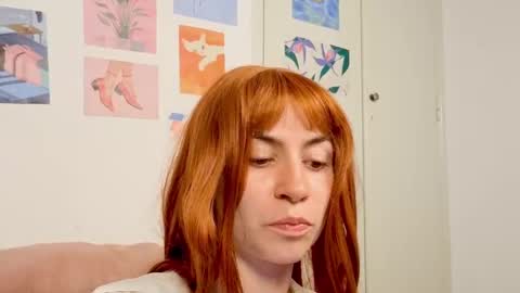 annietinky online show from October 29, 5:09 am