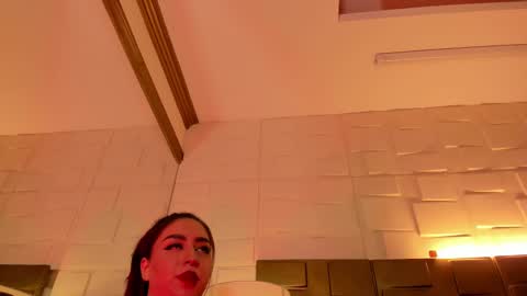 Annika online show from March 4, 6:18 pm