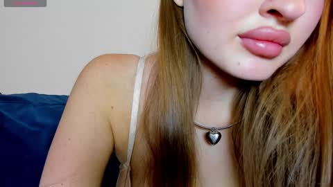 Snapshot of annrosy chatting on October 24, 5:19 am Hello my name is Kate online show from October 24, 5:19 am