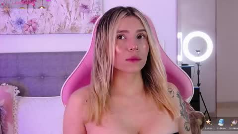 Antonella Lee online show from May 12, 5:33 pm