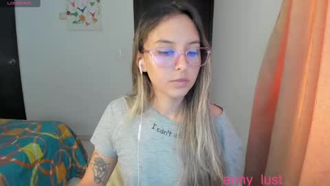 Snapshot of anny_lust chatting on December 6, 4:33 pm Issabela online show from December 6, 4:33 pm