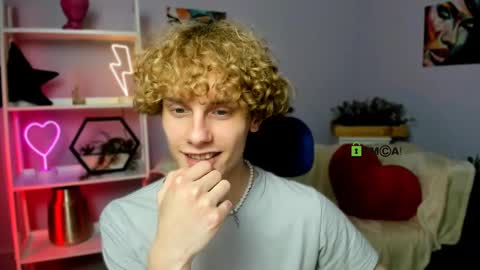 anny online show from March 8, 4:39 pm