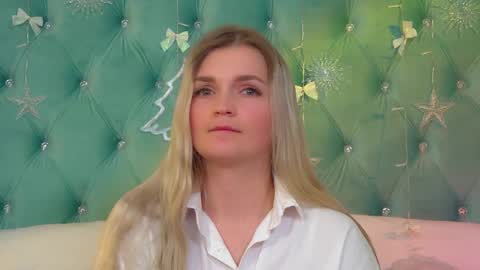 annyraii online show from December 2, 6:34 am