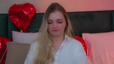 annyraii online show from February 14, 7:16 pm