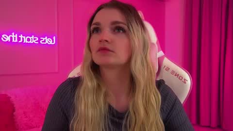 annyraii online show from February 7, 6:33 pm