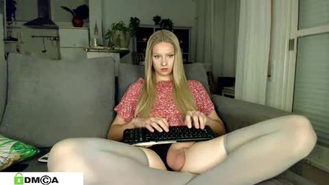 Sexy Ladybug online show from February 23, 11:00 am